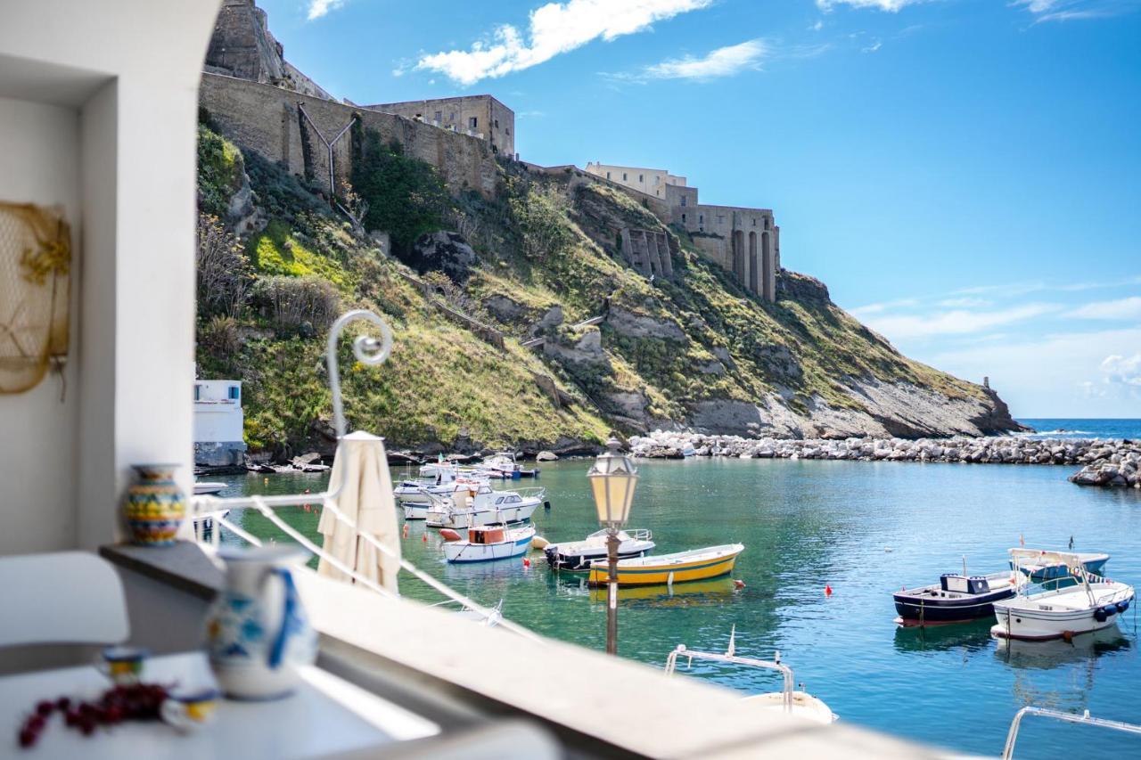 Вилла Casa Cinzia In Marina Di Corricella Прочида Экстерьер фото